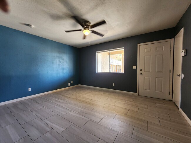 Building Photo - 143 S Doran