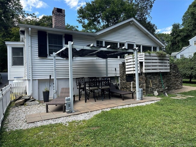 Building Photo - 33 Rutland Dr