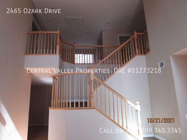 Building Photo - 2465 Ozark Dr