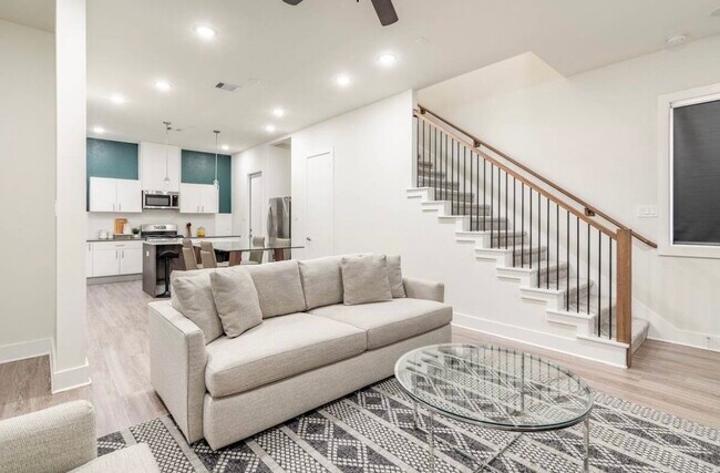 Building Photo - 10211 Las Nubes Ave