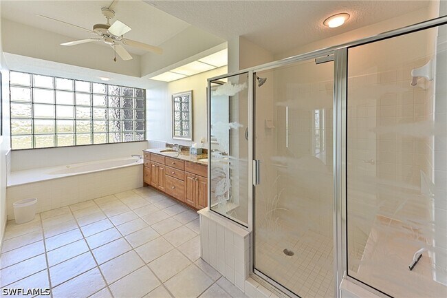 Building Photo - 262 Barefoot Beach Blvd