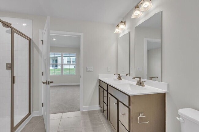 Building Photo - Charming 3-Bed Townhouse Oasis in Greenvil...