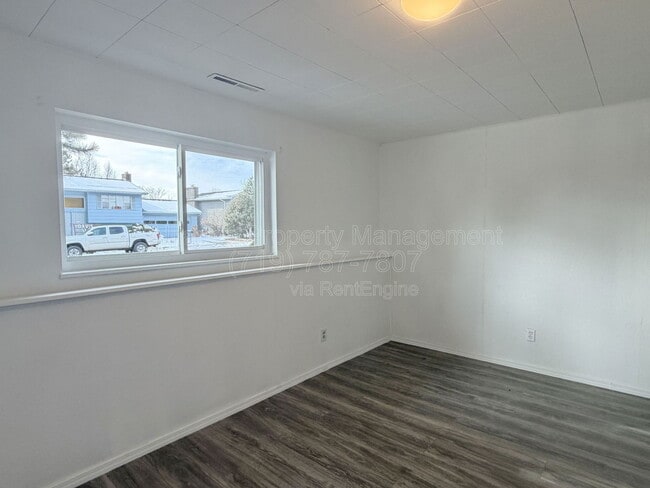 Building Photo - 3280 El Canto Dr