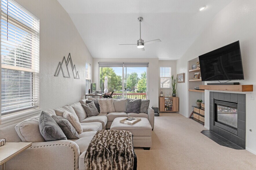 Building Photo - 2192 S Fulton Cir