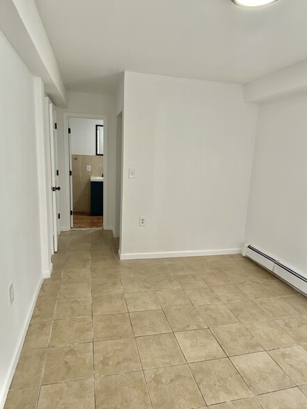 Building Photo - 796 E 165th St