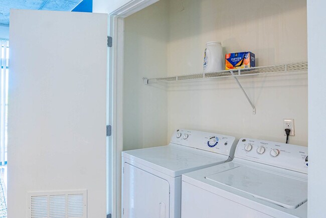 Building Photo - 915 N 4th St