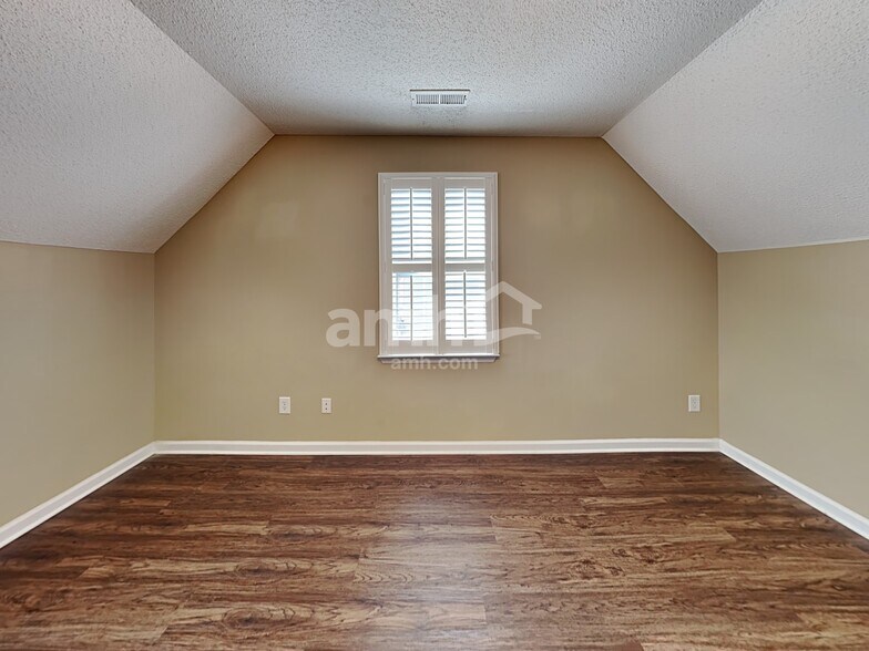 Building Photo - 582 Cotton Brook Dr