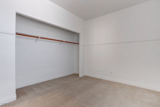 Building Photo - 10381 Walking View Ct