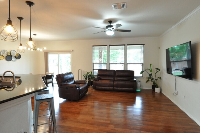 Building Photo - Great home on corner lot in Retreat at Tec...