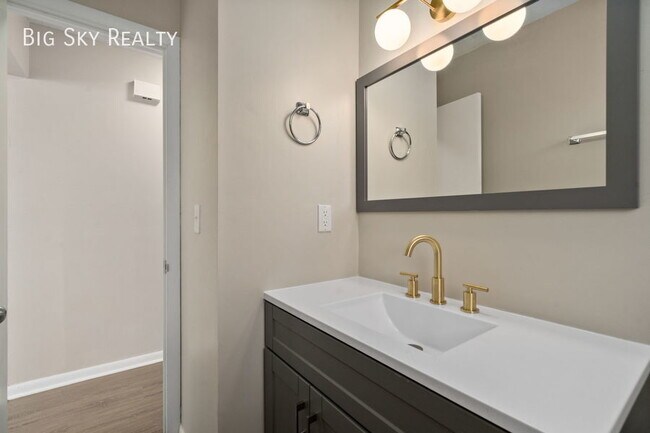 Building Photo - 110 North St