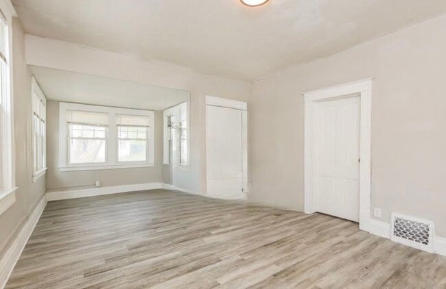 Building Photo - 1316 44th St