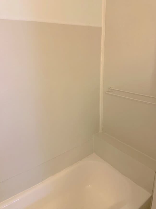 Building Photo - Charming 2-Bedroom Home Available