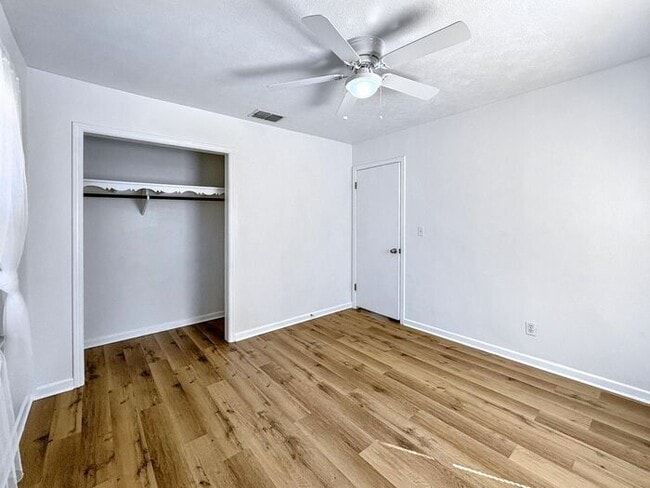 Building Photo - 3-Bedroom Home in a Convenient Location / ...