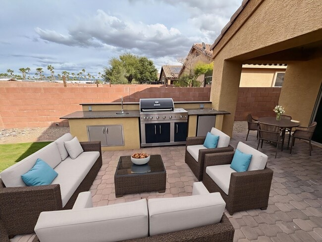 Building Photo - Vail School District Beauty