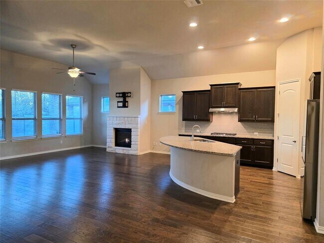 Building Photo - 129 Belford St