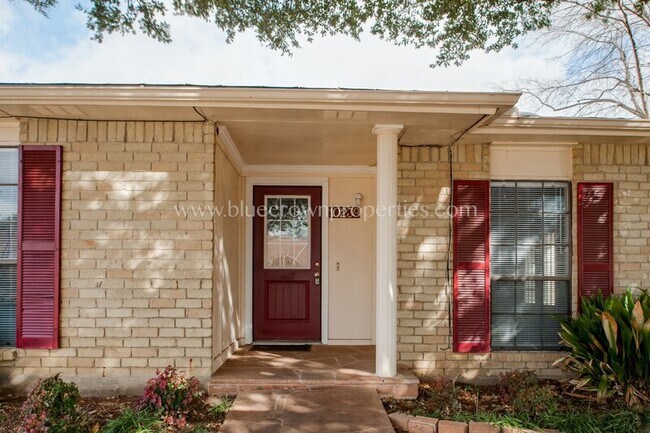 Building Photo - 10239 Catalpa Rd