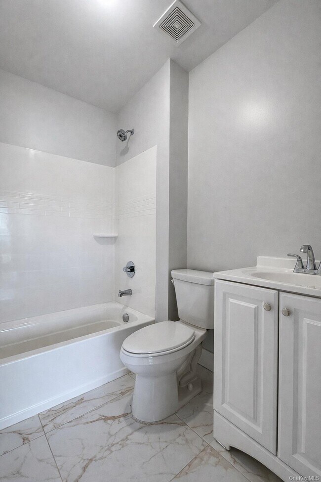 Building Photo - 1140 NY-52