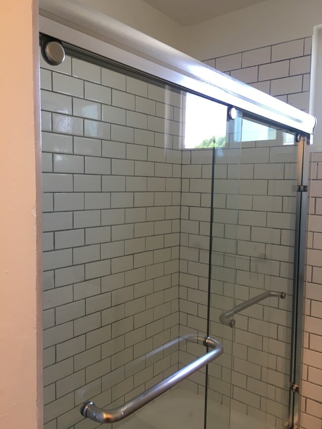 Building Photo - 3930 Rosemead Blvd