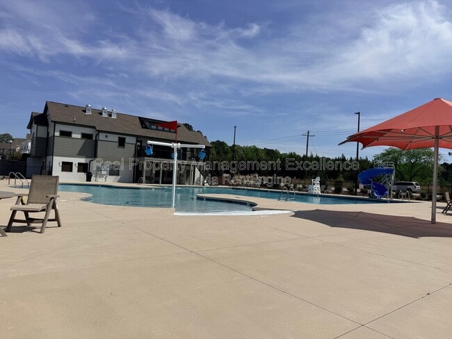 Building Photo - 540 Barrington Row Ave