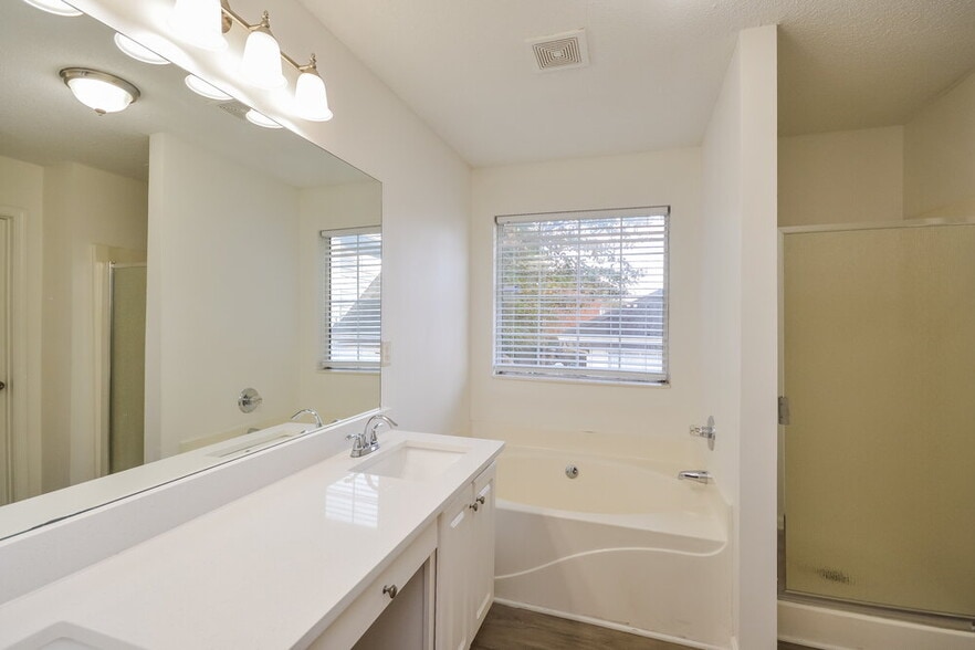 Building Photo - 4897 Truitt Ln