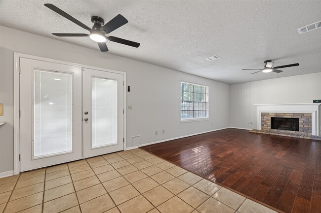 Building Photo - 21215 Park Bluff Dr