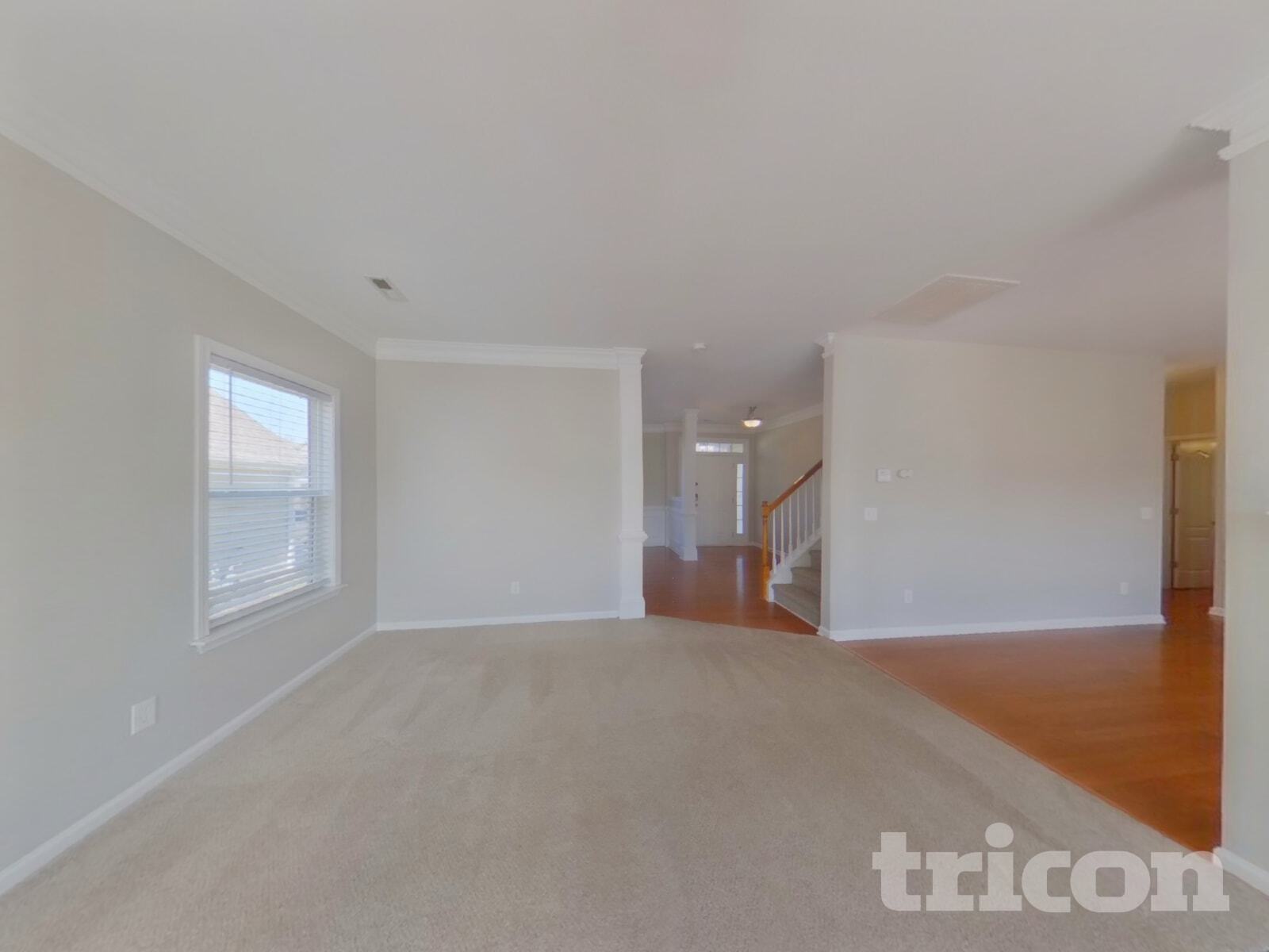 Building Photo - 527 W Saddletree Dr
