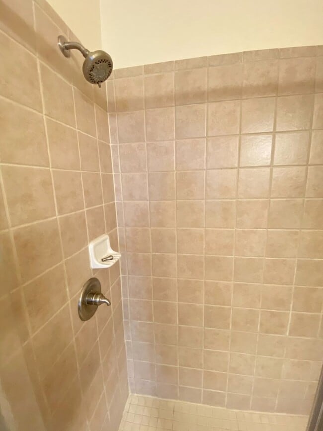 Building Photo - Spacious 3/3.5 Condo with Garage in Fleming Island
