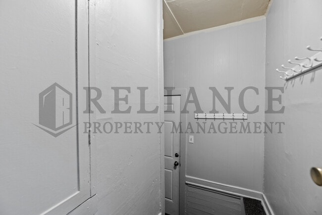 Building Photo - 232 S Sedgwick St