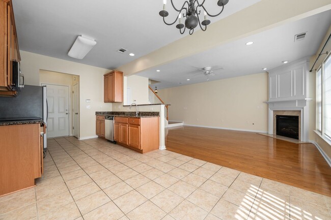Building Photo - Creekside at Brentwood!