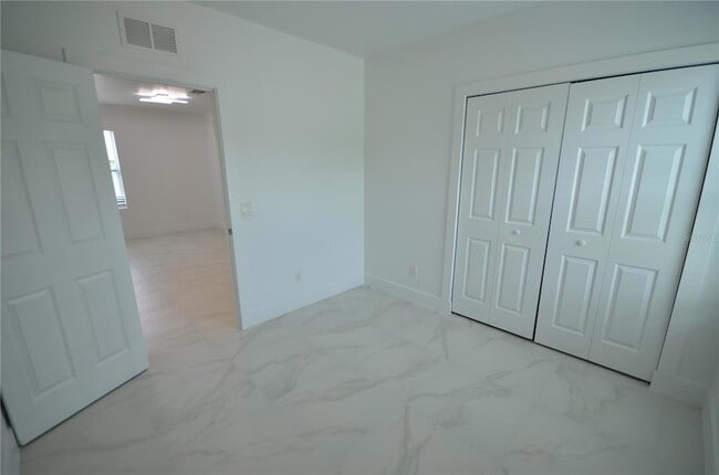 Building Photo - 2197 Davis Ct