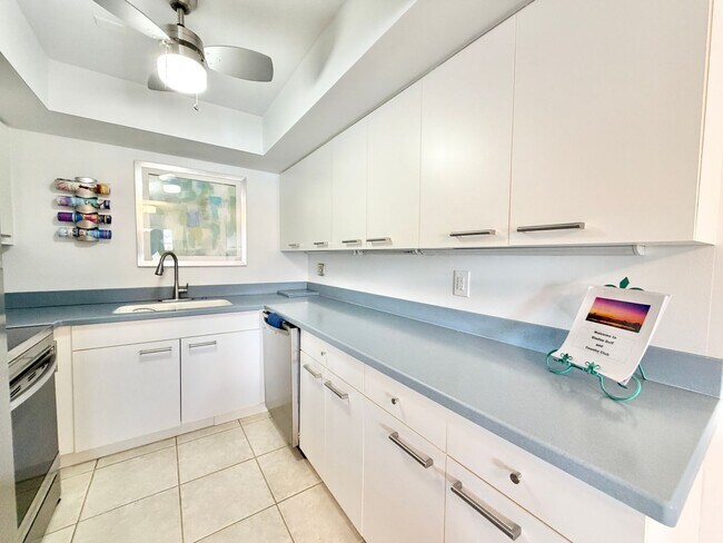 Building Photo - ** GLADES COUNTRY CLUB ** 2 BED / 2 BATH - VILLA - BUNDLED GOLF MEMBERSHIP - ANNUAL RENTAL