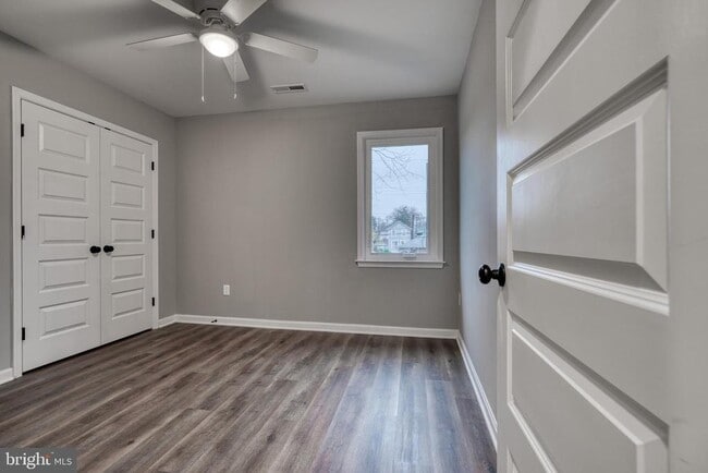 Building Photo - 6722 Brentwood Ave