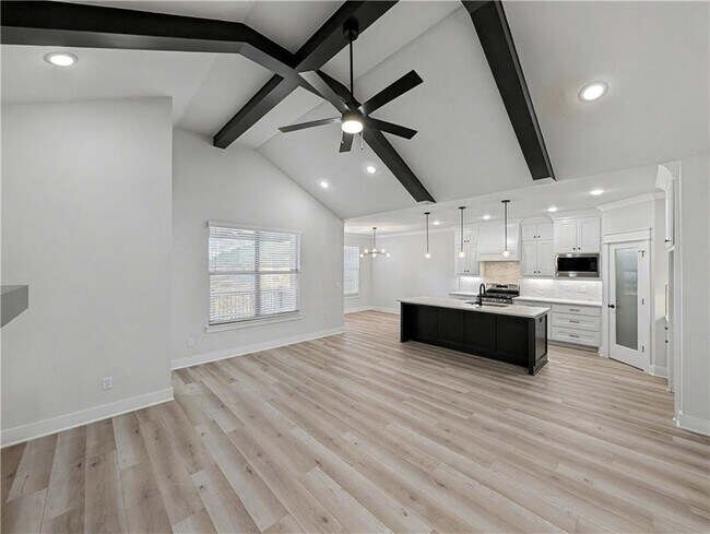 Building Photo - 7842 Scenic Vly Ave