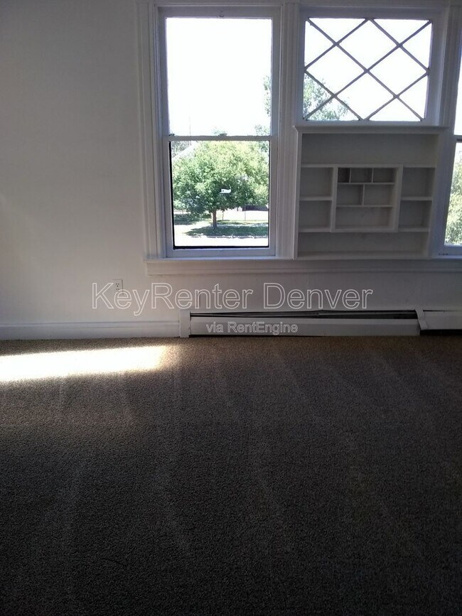 Building Photo - 1118 6th St