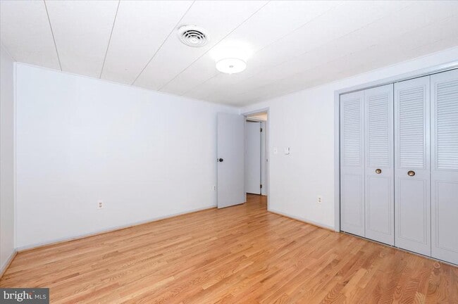 Building Photo - 6 Schaller Ln