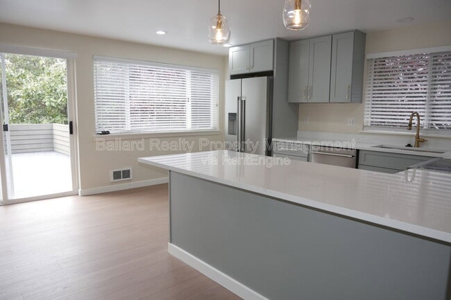 Building Photo - 6116 22nd Ave NW