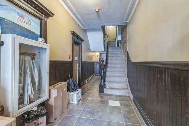 Building Photo - 318 Hudson St