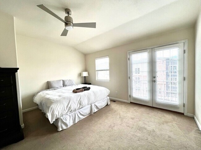 Building Photo - Downtown 3 Bedroom Townhome with 2 Car Garage