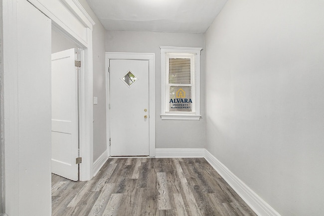 Building Photo - Chic City Living Meets Historic Charm in Detroit’s North Corktown OWNER SPECIAL- Water included (...