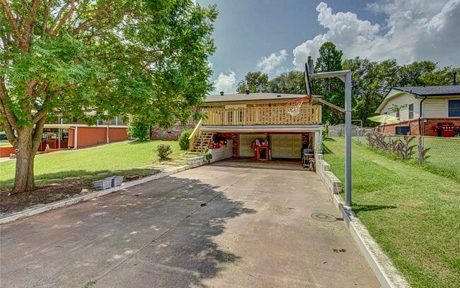 Building Photo - 610 N 6th Ave