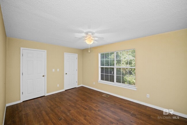 Building Photo - 8564 Garden Cir