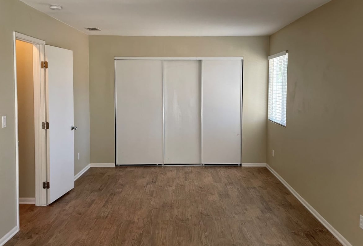 Building Photo - 766 Southside Dr