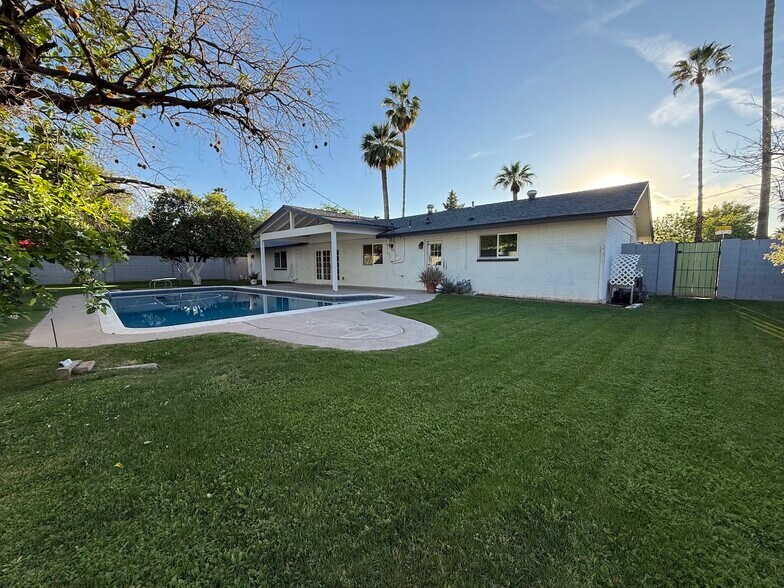 Building Photo - 8161 N 1st Dr