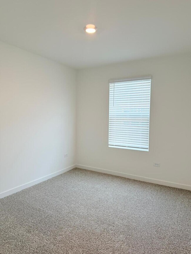 Building Photo - 2235 Barbera Dr