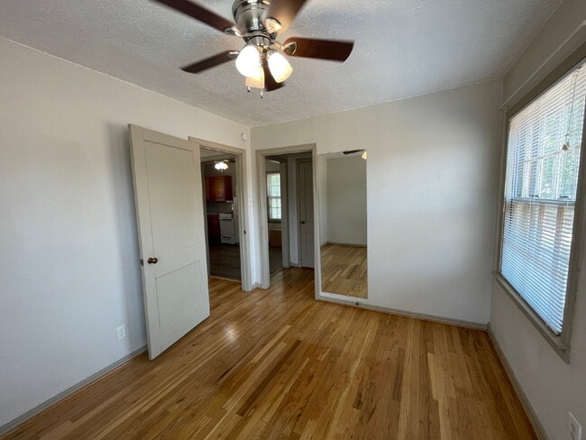 Building Photo - 1 bedroom above garage in Tech Terrace