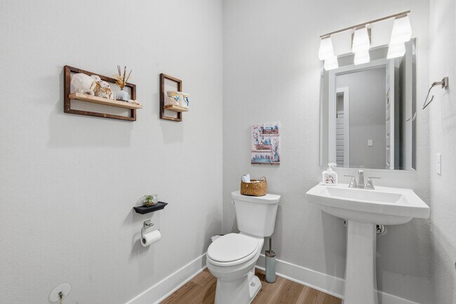Building Photo - 28065 Willow Gln Dr