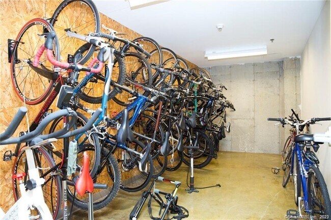 Building Photo - 10 Ann St