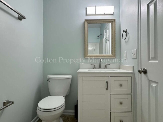 Building Photo - 1731 S 41st St