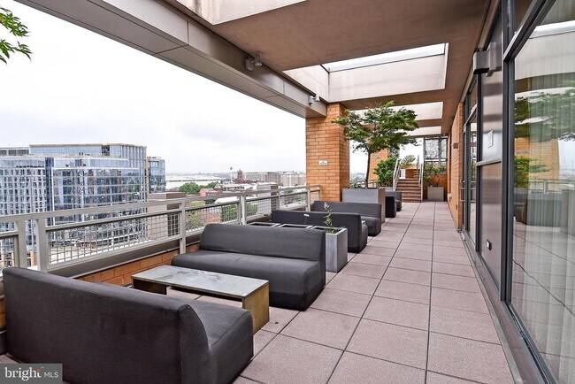 Building Photo - 440 L St NW