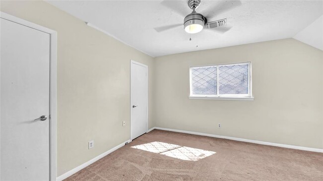 Building Photo - 737 E Brown Ln